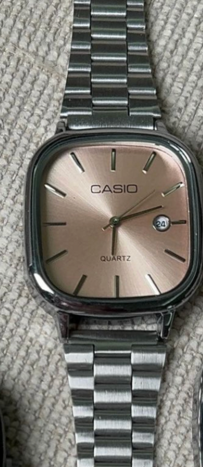 CASIO QUARTZ WATCH.   (AAA MASTER QUALITY)